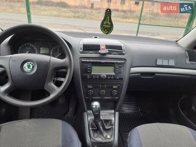 Зелений Шкода Октавія, об'ємом двигуна 1.6 л та пробігом 299 тис. км за 5300 $, фото 11 на Automoto.ua