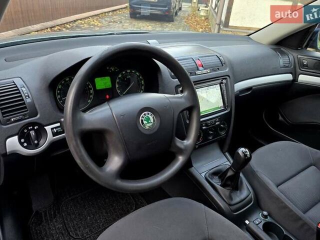 Зеленый Шкода Октавия, объемом двигателя 1.6 л и пробегом 275 тыс. км за 6000 $, фото 95 на Automoto.ua