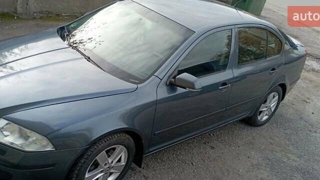 Зеленый Шкода Октавия, объемом двигателя 1.6 л и пробегом 287 тыс. км за 5600 $, фото 6 на Automoto.ua