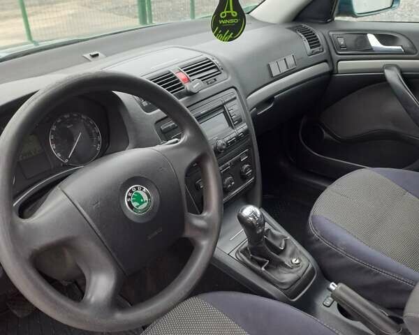 Зелений Шкода Октавія, об'ємом двигуна 1.6 л та пробігом 299 тис. км за 5300 $, фото 13 на Automoto.ua