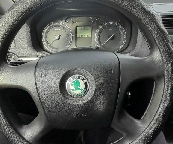 Шкода Октавія 2005 у Конотопе на Automoto.ua Зелений Шкода Октавія, об'ємом двигуна 1.6 л та пробігом 263 тис. км за 5100 $, фото 7 на Automoto.ua