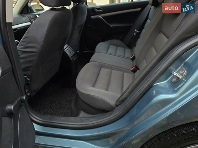 Зеленый Шкода Октавия, объемом двигателя 1.6 л и пробегом 275 тыс. км за 6000 $, фото 105 на Automoto.ua