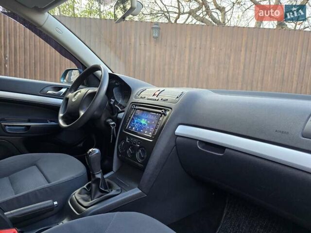 Зеленый Шкода Октавия, объемом двигателя 1.6 л и пробегом 275 тыс. км за 6000 $, фото 58 на Automoto.ua