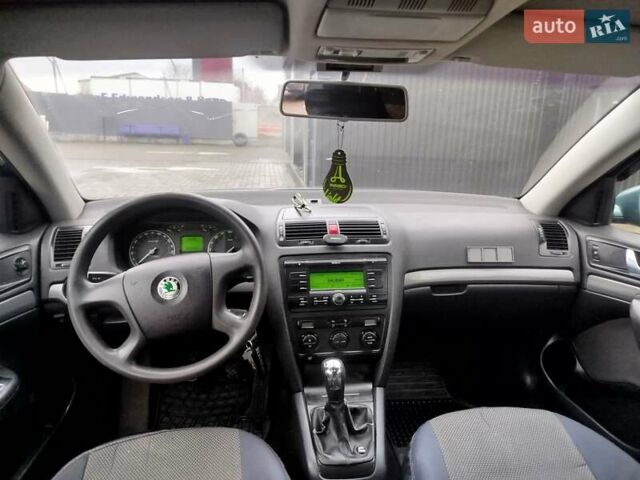 Зелений Шкода Октавія, об'ємом двигуна 1.6 л та пробігом 299 тис. км за 4500 $, фото 18 на Automoto.ua