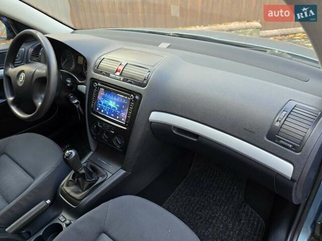 Зеленый Шкода Октавия, объемом двигателя 1.6 л и пробегом 275 тыс. км за 6000 $, фото 57 на Automoto.ua