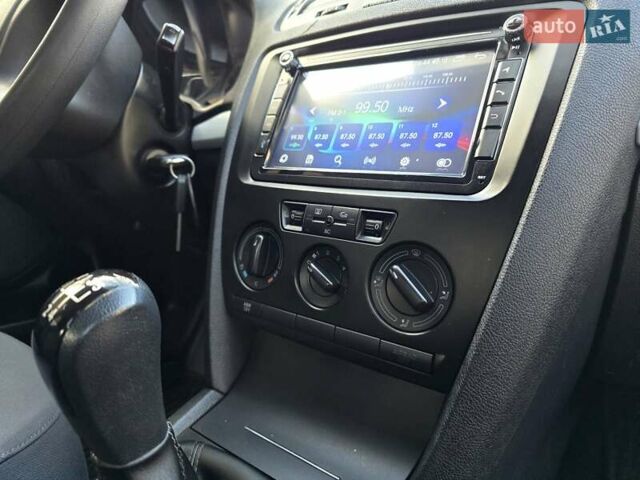 Зеленый Шкода Октавия, объемом двигателя 1.6 л и пробегом 275 тыс. км за 6000 $, фото 59 на Automoto.ua