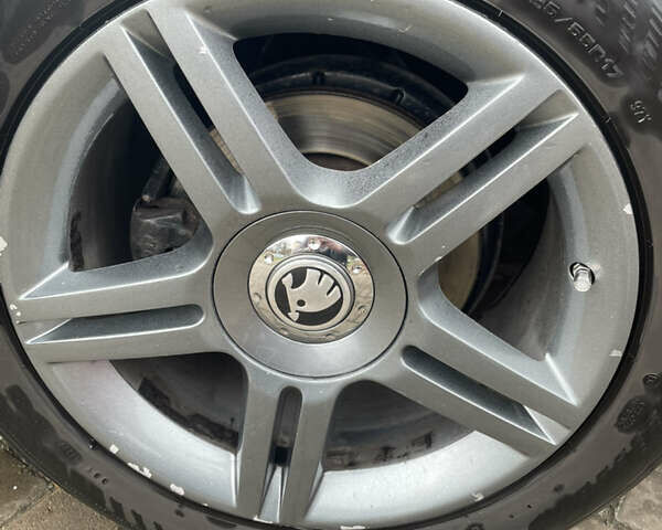 Зеленый Шкода Октавия, объемом двигателя 1.6 л и пробегом 307 тыс. км за 6250 $, фото 9 на Automoto.ua