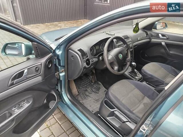 Зелений Шкода Октавія, об'ємом двигуна 1.6 л та пробігом 299 тис. км за 4500 $, фото 1 на Automoto.ua
