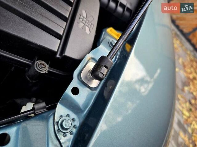 Зеленый Шкода Октавия, объемом двигателя 1.6 л и пробегом 275 тыс. км за 6000 $, фото 121 на Automoto.ua