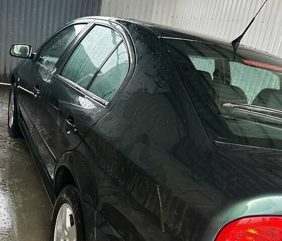 Зеленый Шкода Октавия, объемом двигателя 1.6 л и пробегом 162 тыс. км за 4500 $, фото 1 на Automoto.ua