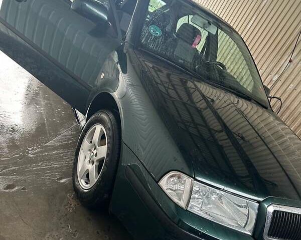 Зеленый Шкода Октавия, объемом двигателя 1.6 л и пробегом 162 тыс. км за 4500 $, фото 4 на Automoto.ua