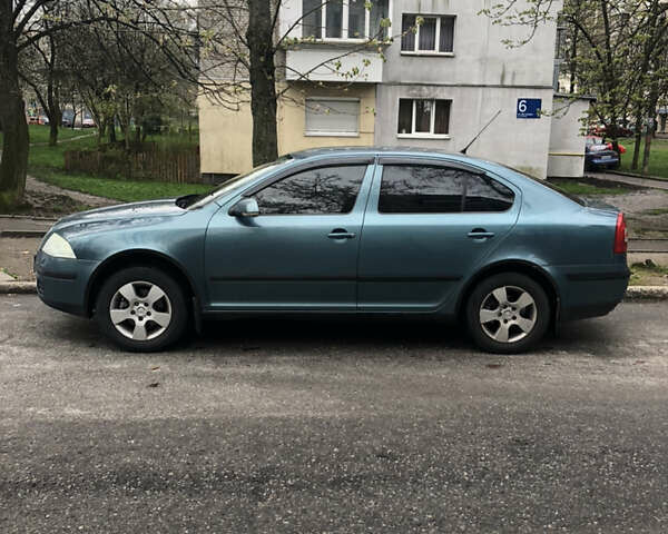 Зеленый Шкода Октавия, объемом двигателя 1.6 л и пробегом 290 тыс. км за 5000 $, фото 3 на Automoto.ua