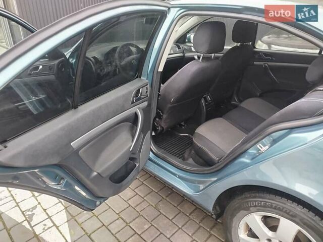 Зелений Шкода Октавія, об'ємом двигуна 1.6 л та пробігом 299 тис. км за 4500 $, фото 3 на Automoto.ua