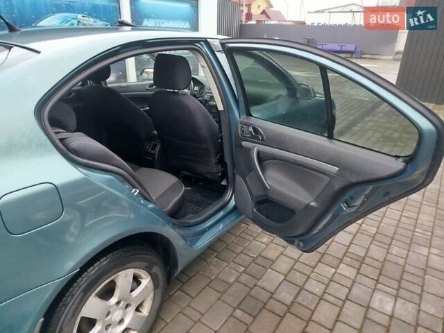Зелений Шкода Октавія, об'ємом двигуна 1.6 л та пробігом 299 тис. км за 4500 $, фото 5 на Automoto.ua