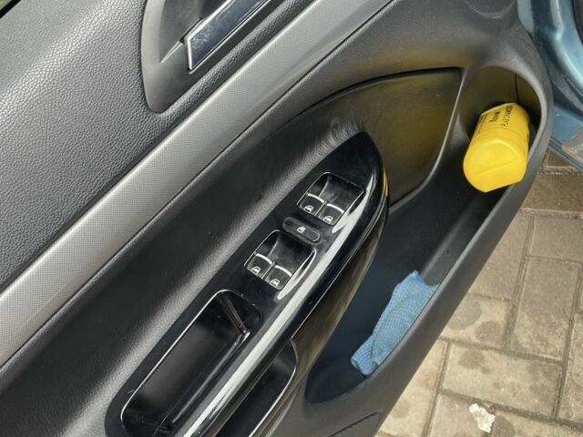 Зеленый Шкода Октавия, объемом двигателя 1.6 л и пробегом 307 тыс. км за 6250 $, фото 5 на Automoto.ua