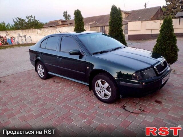 Зеленый Шкода Октавия, объемом двигателя 1.8 л и пробегом 240 тыс. км за 5500 $, фото 2 на Automoto.ua