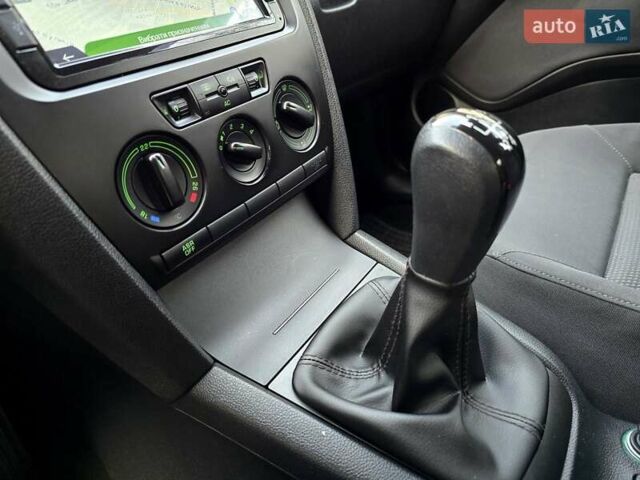 Зеленый Шкода Октавия, объемом двигателя 1.6 л и пробегом 275 тыс. км за 6000 $, фото 99 на Automoto.ua