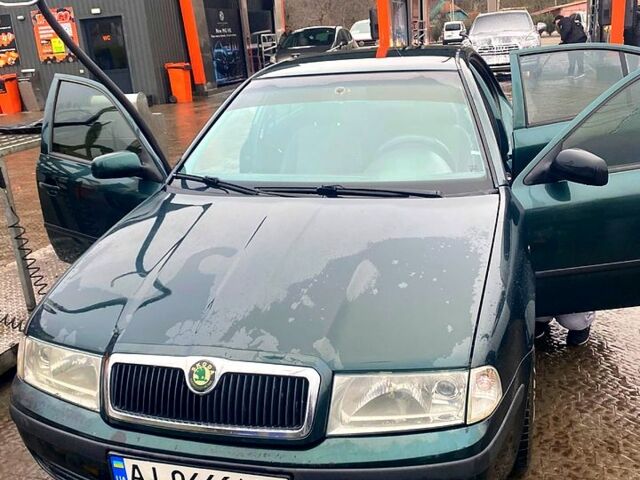 Зеленый Шкода Октавия, объемом двигателя 1.6 л и пробегом 303 тыс. км за 5000 $, фото 5 на Automoto.ua