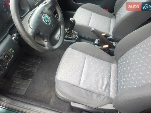 Зеленый Шкода Октавия, объемом двигателя 1.6 л и пробегом 224 тыс. км за 4250 $, фото 12 на Automoto.ua