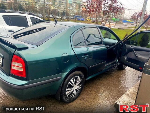 Зеленый Шкода Октавия, объемом двигателя 1.6 л и пробегом 303 тыс. км за 5000 $, фото 4 на Automoto.ua