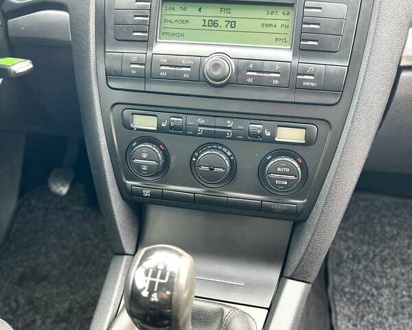 Зеленый Шкода Октавия, объемом двигателя 1.6 л и пробегом 215 тыс. км за 5500 $, фото 26 на Automoto.ua