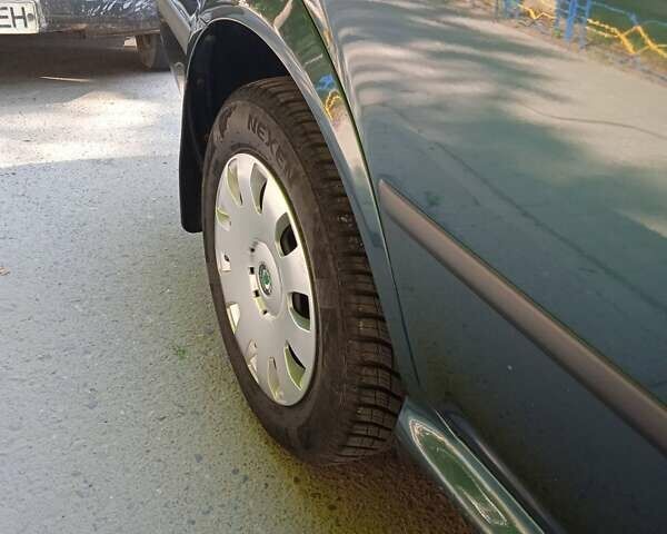 Зеленый Шкода Октавия, объемом двигателя 1.6 л и пробегом 85 тыс. км за 7000 $, фото 5 на Automoto.ua