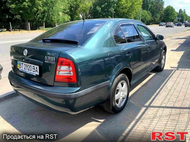 Зелений Шкода Октавія, об'ємом двигуна 1.6 л та пробігом 170 тис. км за 5200 $, фото 3 на Automoto.ua