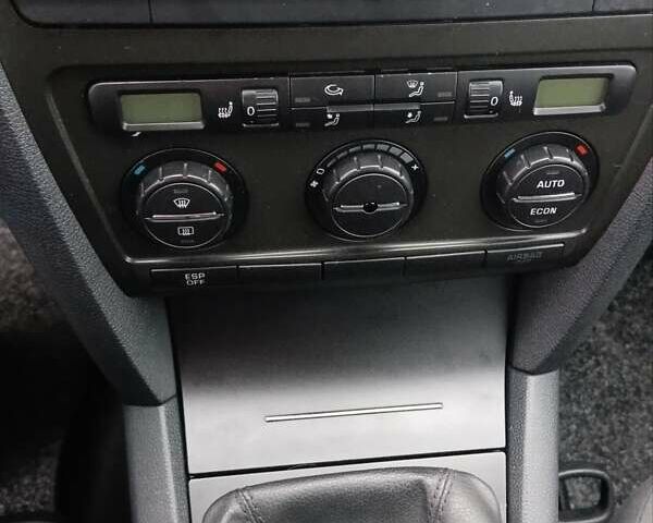 Зеленый Шкода Октавия, объемом двигателя 1.6 л и пробегом 215 тыс. км за 6250 $, фото 33 на Automoto.ua