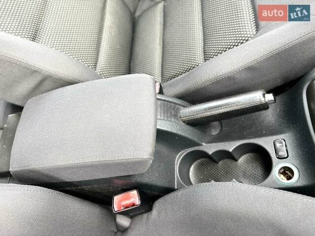 Зеленый Шкода Октавия, объемом двигателя 1.6 л и пробегом 215 тыс. км за 5500 $, фото 27 на Automoto.ua