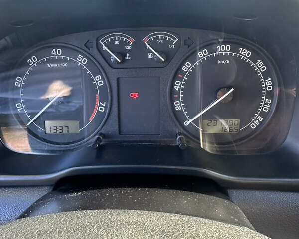 Зелений Шкода Октавія, об'ємом двигуна 1.6 л та пробігом 231 тис. км за 5300 $, фото 8 на Automoto.ua