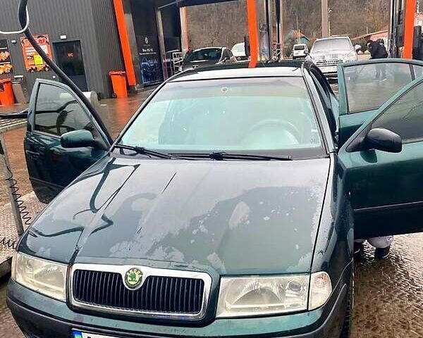 Зеленый Шкода Октавия, объемом двигателя 1.6 л и пробегом 303 тыс. км за 5000 $, фото 4 на Automoto.ua