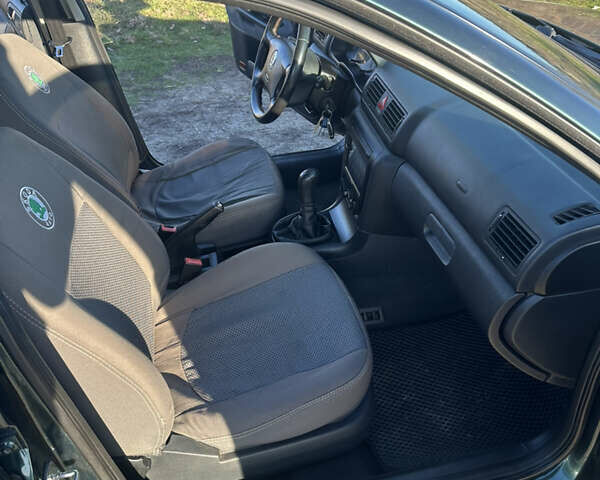 Зелений Шкода Октавія, об'ємом двигуна 1.6 л та пробігом 231 тис. км за 5300 $, фото 11 на Automoto.ua