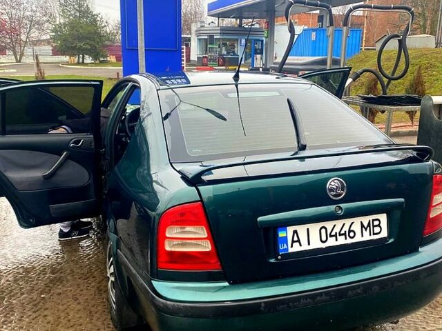 Зеленый Шкода Октавия, объемом двигателя 1.6 л и пробегом 303 тыс. км за 5000 $, фото 3 на Automoto.ua