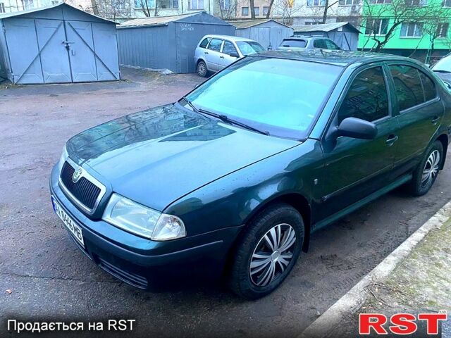 Зеленый Шкода Октавия, объемом двигателя 1.6 л и пробегом 303 тыс. км за 5000 $, фото 2 на Automoto.ua
