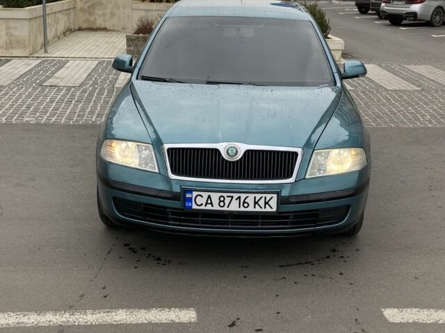 Зеленый Шкода Октавия, объемом двигателя 1.6 л и пробегом 260 тыс. км за 4700 $, фото 1 на Automoto.ua