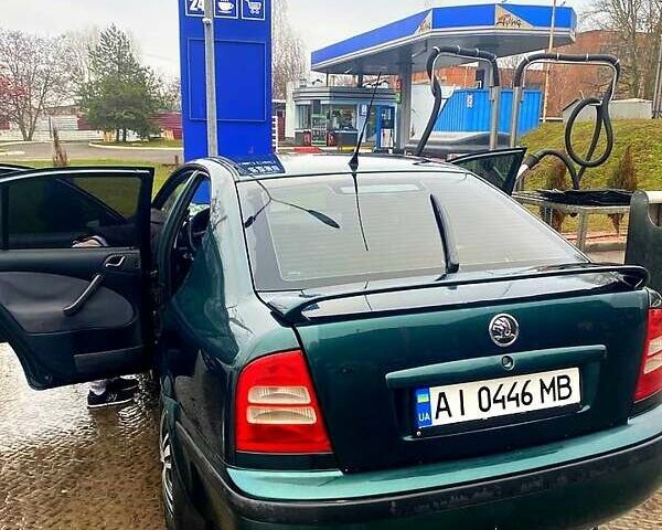 Зеленый Шкода Октавия, объемом двигателя 1.6 л и пробегом 303 тыс. км за 5000 $, фото 2 на Automoto.ua