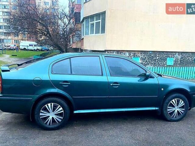 Зеленый Шкода Октавия, объемом двигателя 1.6 л и пробегом 303 тыс. км за 5000 $, фото 5 на Automoto.ua