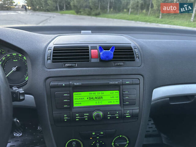 Шкода Октавія 2006 у Тернополі на Automoto.ua Зелений Шкода Октавія, об'ємом двигуна 1.6 л та пробігом 197 тис. км за 6750 $, фото 40 на Automoto.ua