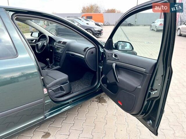 Зеленый Шкода Октавия, объемом двигателя 1.6 л и пробегом 215 тыс. км за 5500 $, фото 16 на Automoto.ua