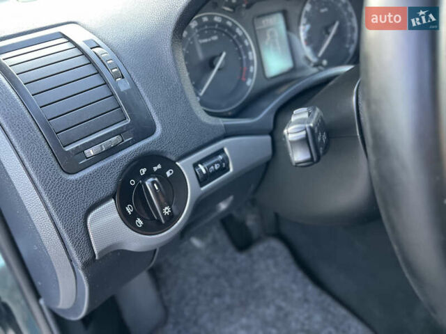 Зелений Шкода Октавія, об'ємом двигуна 1.6 л та пробігом 213 тис. км за 6499 $, фото 25 на Automoto.ua