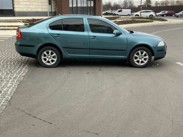 Зеленый Шкода Октавия, объемом двигателя 1.6 л и пробегом 260 тыс. км за 4700 $, фото 6 на Automoto.ua