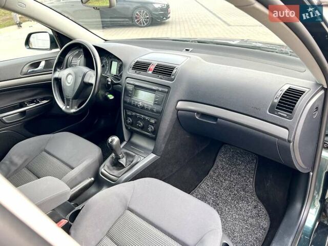 Зеленый Шкода Октавия, объемом двигателя 1.6 л и пробегом 215 тыс. км за 5500 $, фото 20 на Automoto.ua