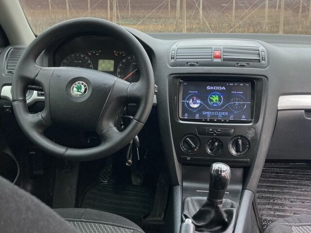 Зеленый Шкода Октавия, объемом двигателя 1.6 л и пробегом 260 тыс. км за 4700 $, фото 5 на Automoto.ua