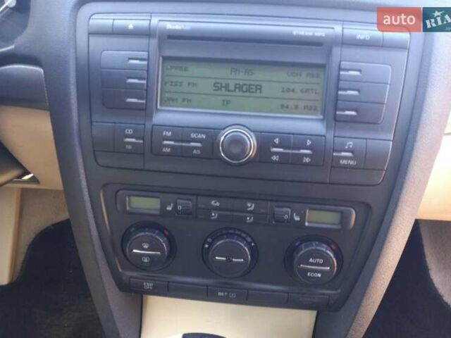 Зелений Шкода Октавія, об'ємом двигуна 1.6 л та пробігом 203 тис. км за 7500 $, фото 64 на Automoto.ua