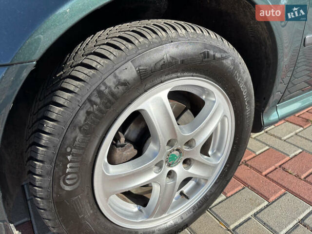 Зеленый Шкода Октавия, объемом двигателя 1.6 л и пробегом 220 тыс. км за 5900 $, фото 14 на Automoto.ua