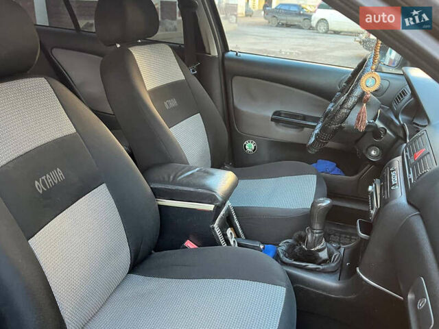 Зелений Шкода Октавія, об'ємом двигуна 1.6 л та пробігом 392 тис. км за 4400 $, фото 9 на Automoto.ua