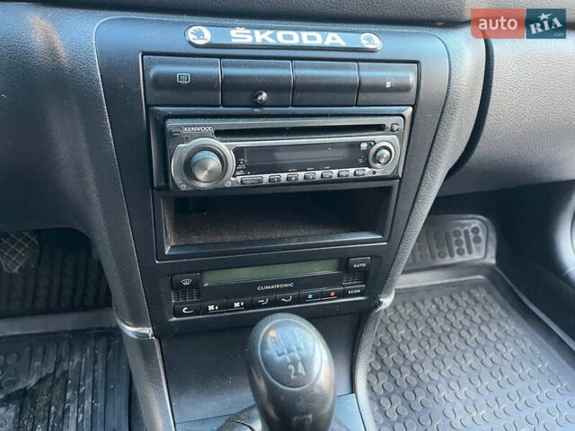 Зелений Шкода Октавія, об'ємом двигуна 1.6 л та пробігом 392 тис. км за 4400 $, фото 18 на Automoto.ua