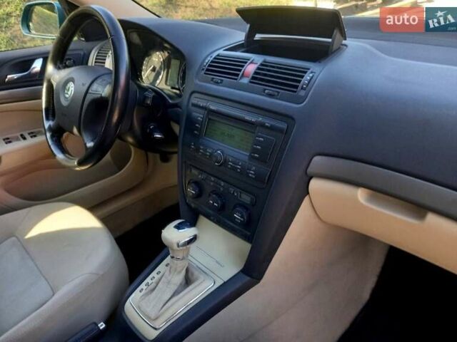 Зелений Шкода Октавія, об'ємом двигуна 1.6 л та пробігом 203 тис. км за 7500 $, фото 61 на Automoto.ua