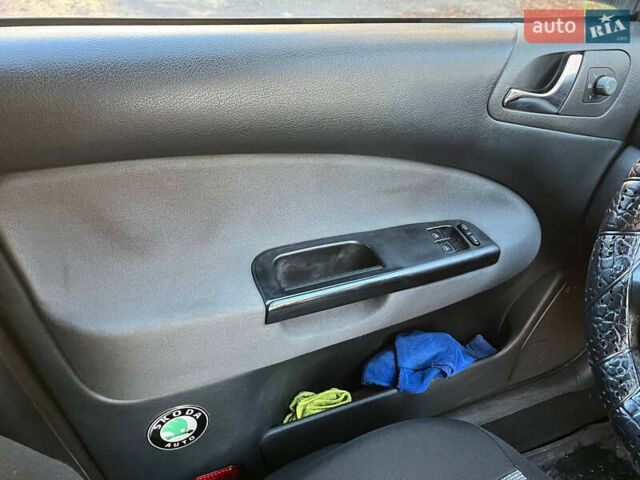 Зелений Шкода Октавія, об'ємом двигуна 1.6 л та пробігом 392 тис. км за 4400 $, фото 12 на Automoto.ua