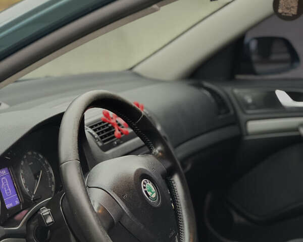 Зелений Шкода Октавія, об'ємом двигуна 1.8 л та пробігом 255 тис. км за 6100 $, фото 17 на Automoto.ua